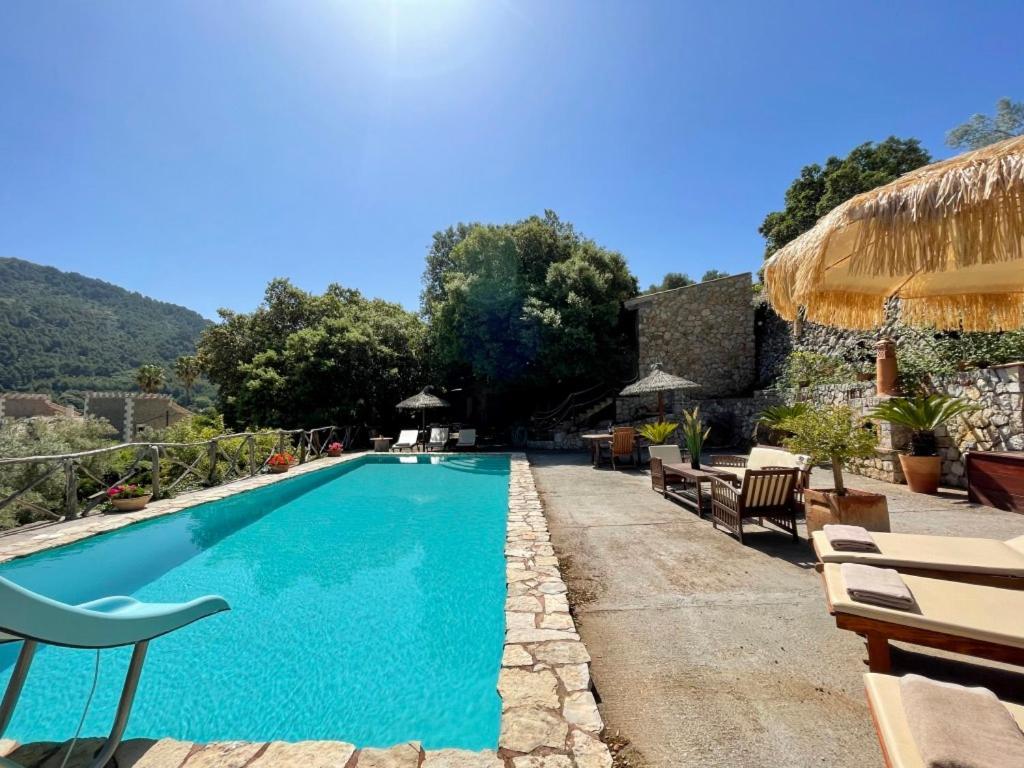 Villa Fabulous Rustic Set On Mountain With Unique Views *